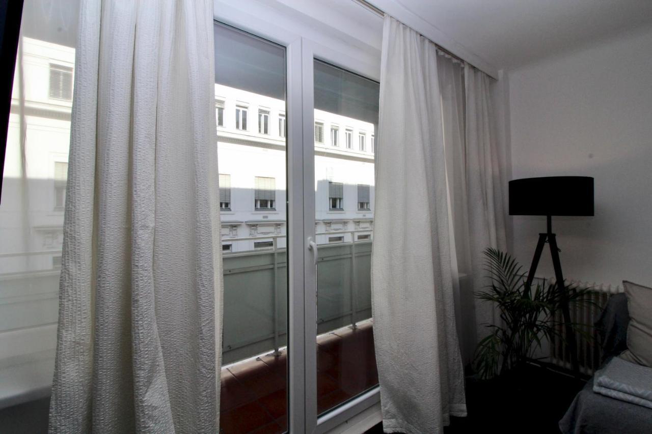 Balcony Apartment - Next To Opera Wien Eksteriør bilde